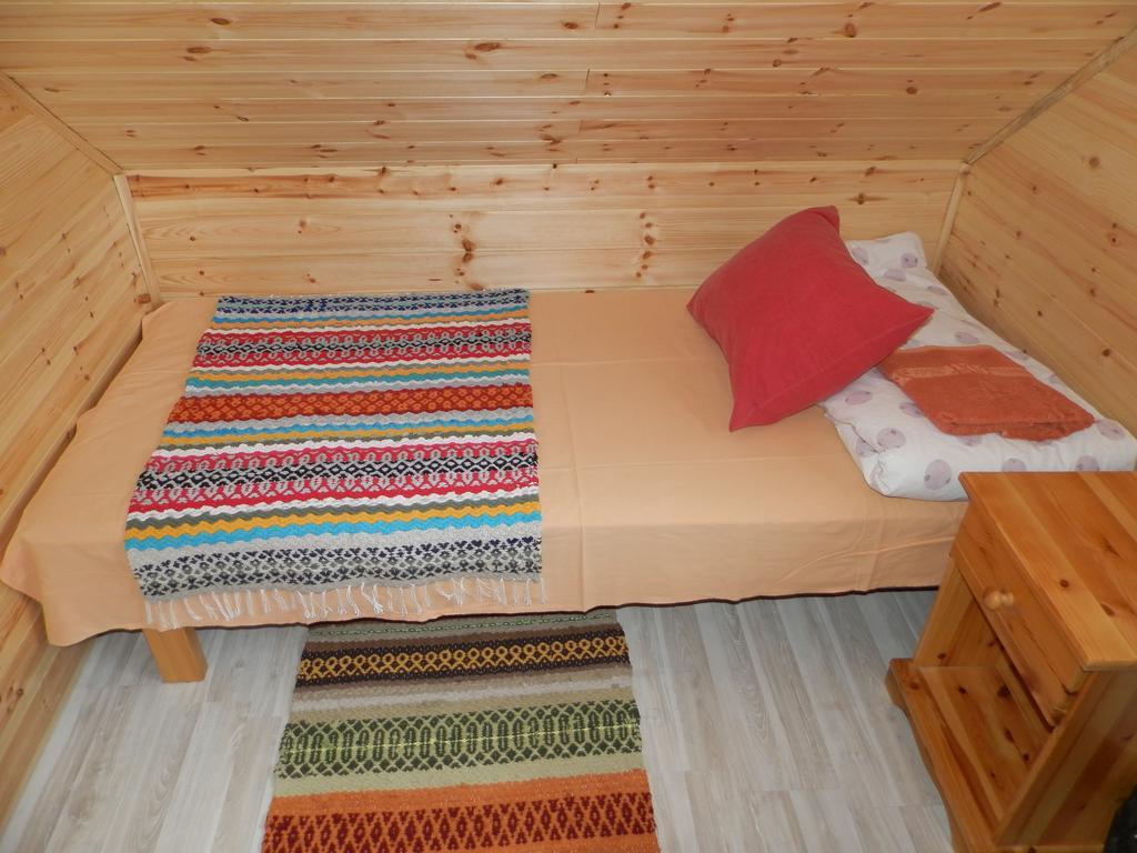 Ala-Laugu Holiday Home Leisi ภายนอก รูปภาพ