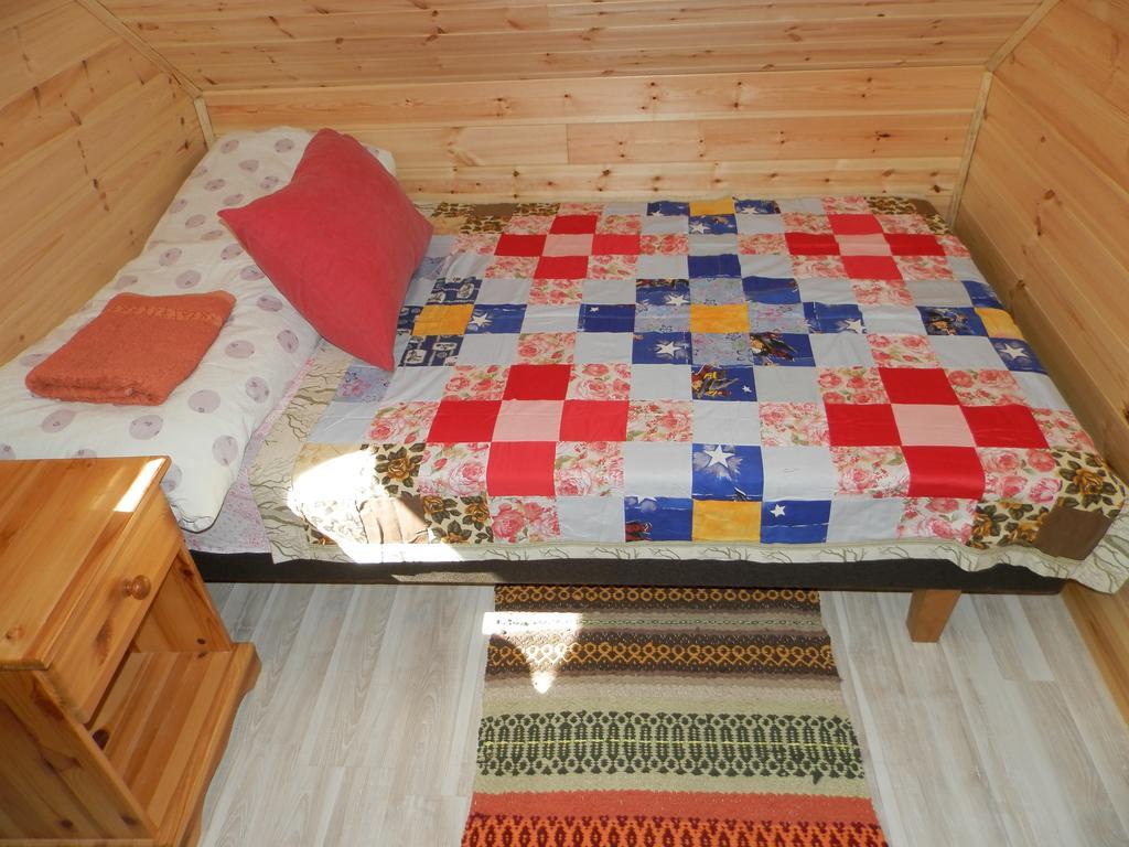 Ala-Laugu Holiday Home Leisi ภายนอก รูปภาพ