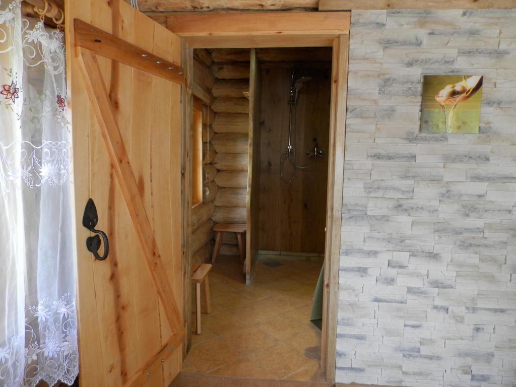 Ala-Laugu Holiday Home Leisi ภายนอก รูปภาพ