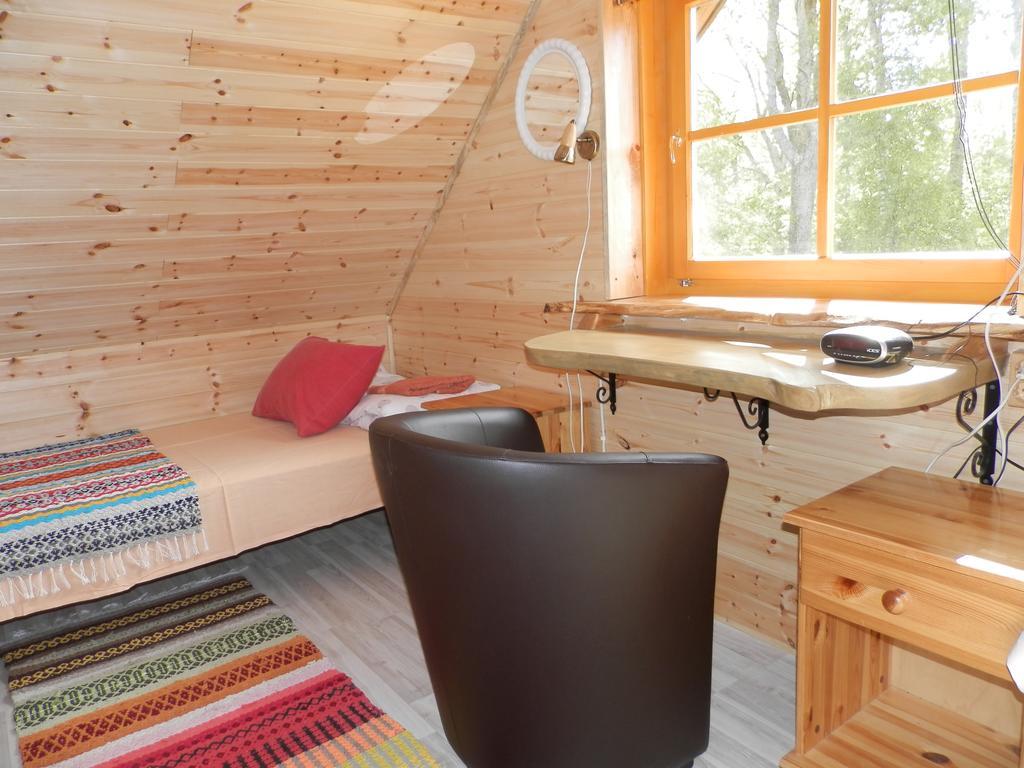 Ala-Laugu Holiday Home Leisi ภายนอก รูปภาพ
