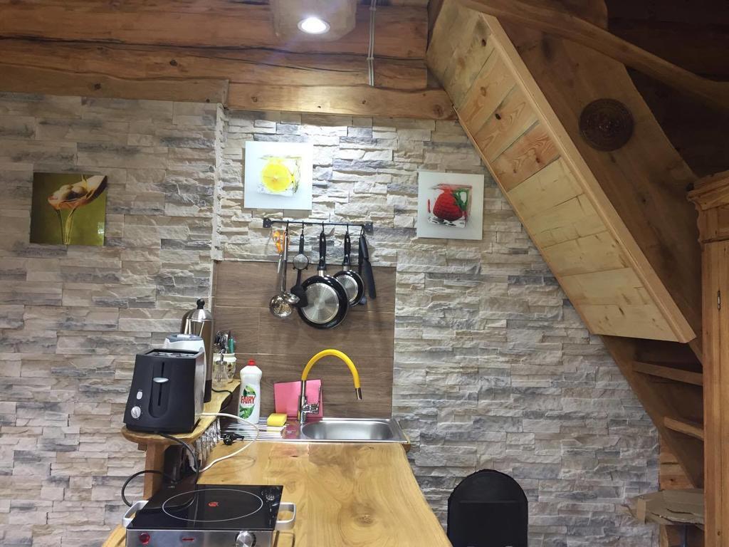 Ala-Laugu Holiday Home Leisi ภายนอก รูปภาพ