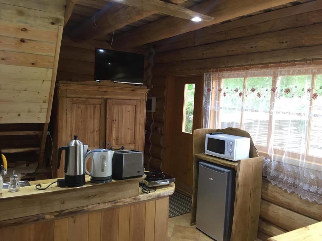 Ala-Laugu Holiday Home Leisi ภายนอก รูปภาพ