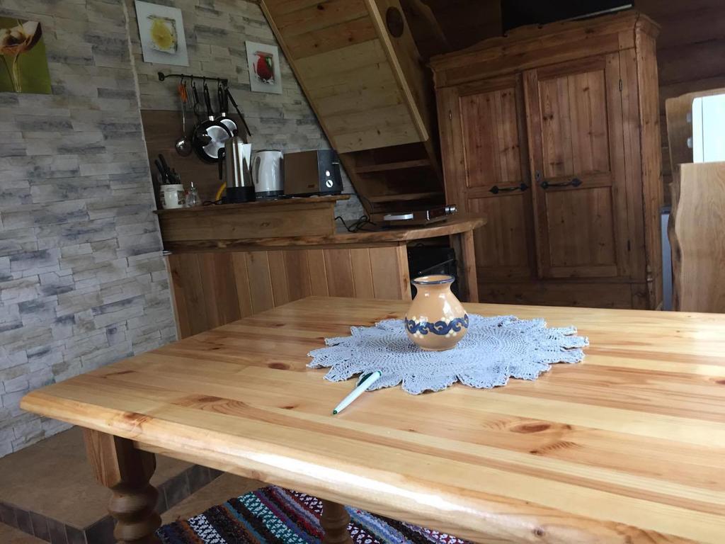 Ala-Laugu Holiday Home Leisi ภายนอก รูปภาพ
