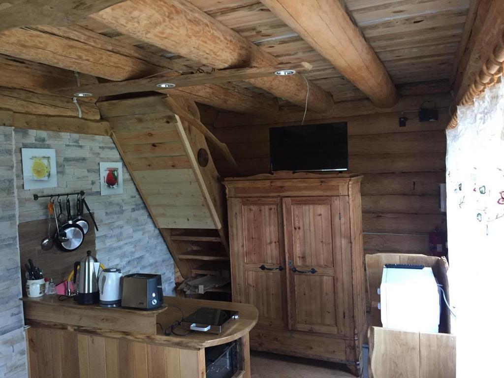 Ala-Laugu Holiday Home Leisi ภายนอก รูปภาพ