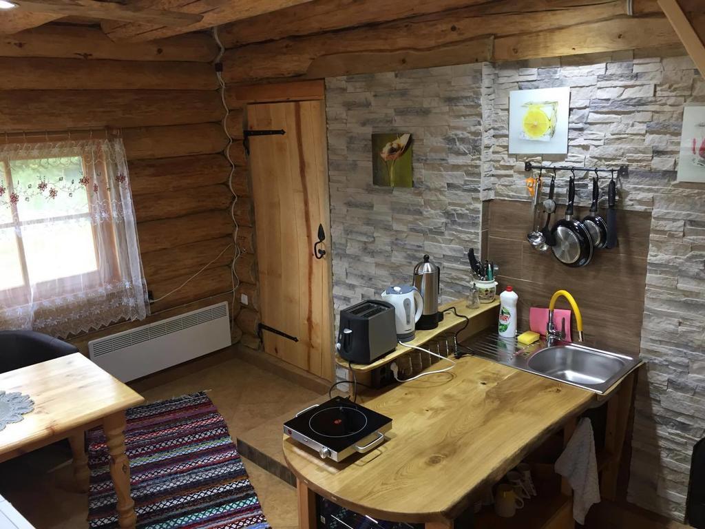 Ala-Laugu Holiday Home Leisi ภายนอก รูปภาพ